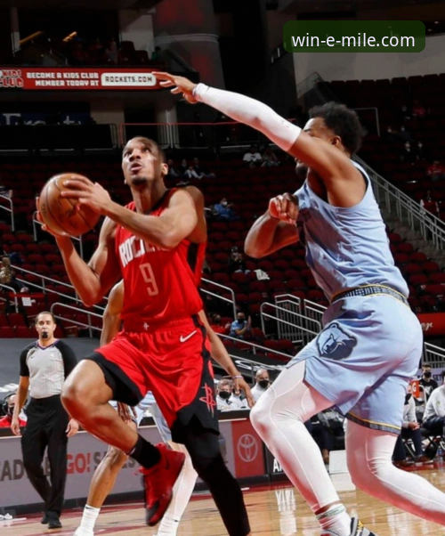 深度解析火箭大胜尼克斯：一场战术执行力与团队深度的教学案例